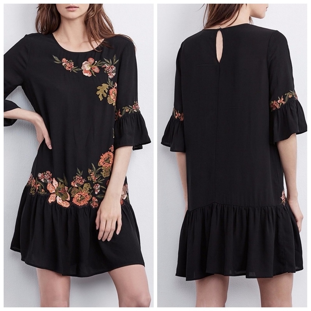 ❌SOLD❌ 🦄 Bell-Sleeve Dress by Velvet